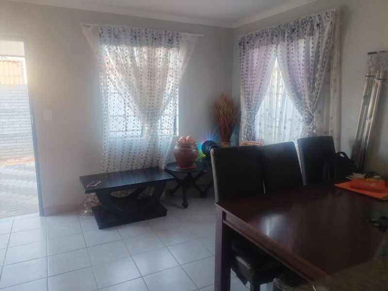 House For Sale in Mamelodi East - Photo 5