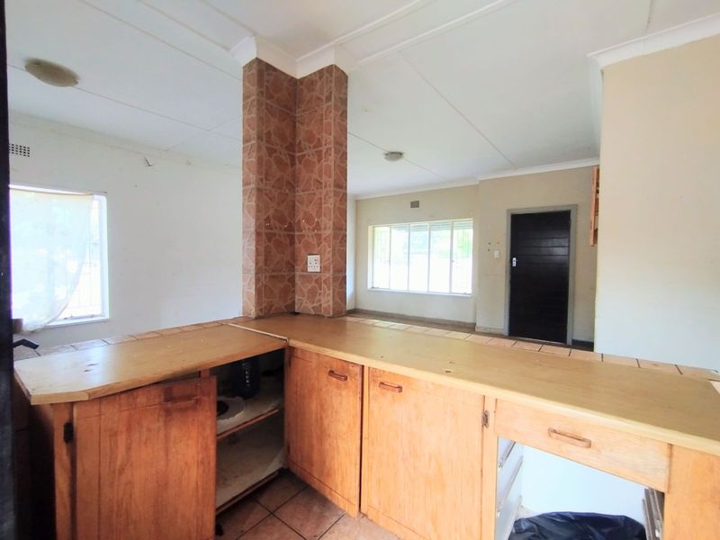 House For Sale in Stilfontein Ext 4 - Photo 2