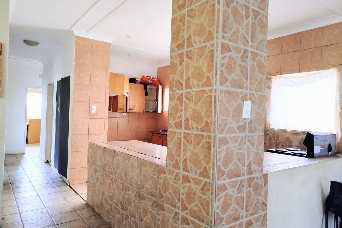 House For Sale in Stilfontein Ext 4 - Photo 3