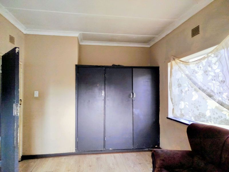 House For Sale in Stilfontein Ext 4 - Photo 9