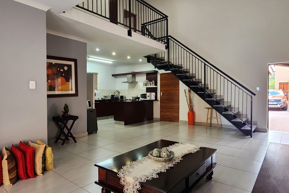 Townhouse For Sale in Bendor - Photo 3