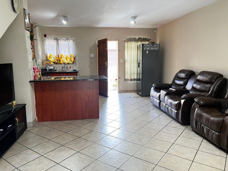 Townhouse For Sale in Halfway Gardens - Photo 9