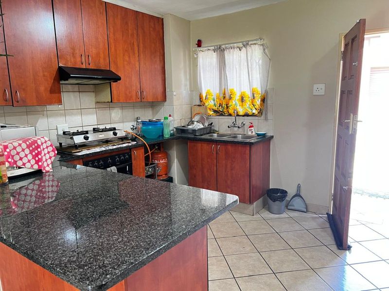 Townhouse For Sale in Halfway Gardens - Photo 5