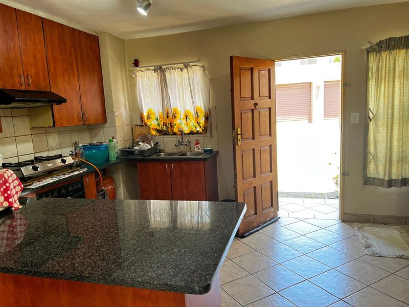 Townhouse For Sale in Halfway Gardens - Photo 3