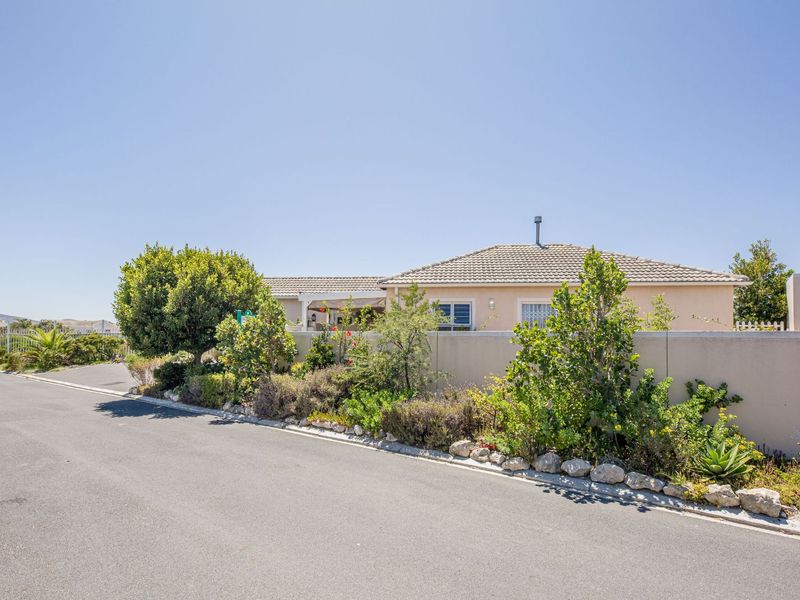 House To Rent in Sunningdale - Photo 2