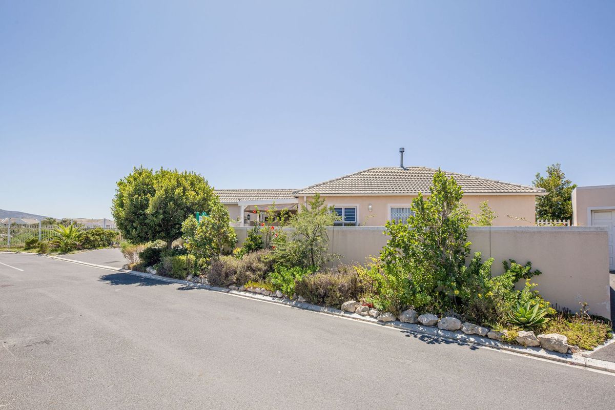 House To Rent in Sunningdale - Photo 2