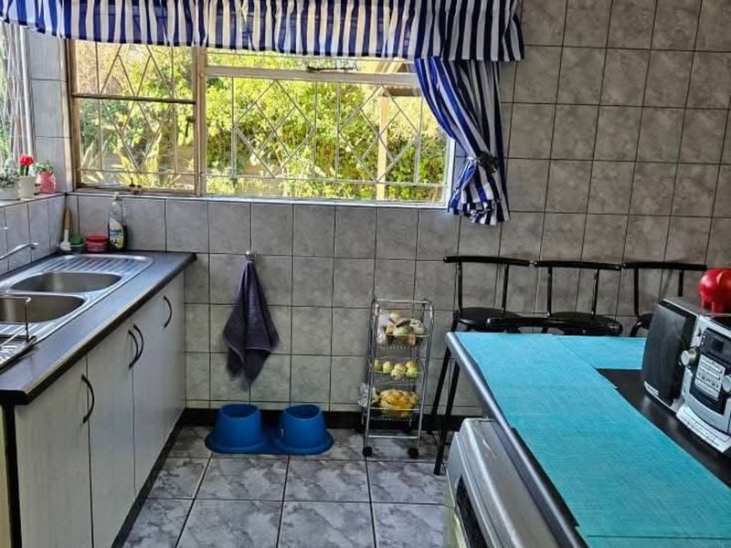 House For Sale in Cassandra - Photo 10