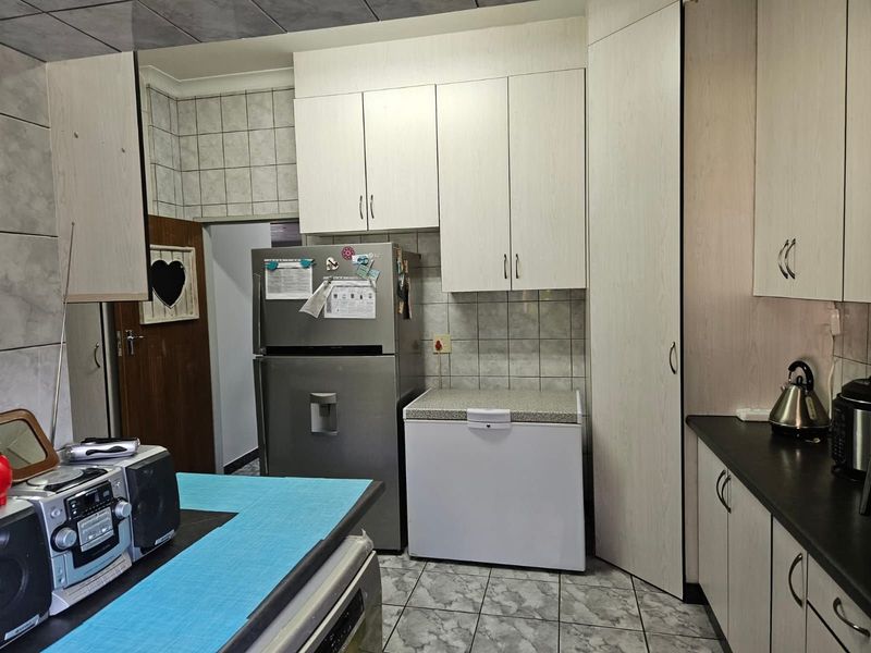 House For Sale in Cassandra - Photo 8