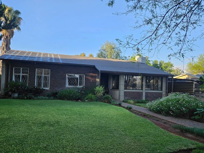 House For Sale in Cassandra - Photo 2