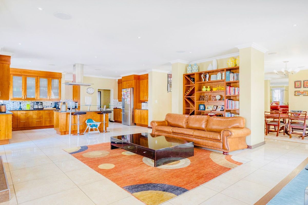 House For Sale in Bryanston - Photo 4