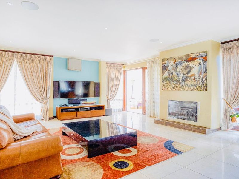 House For Sale in Bryanston - Photo 6