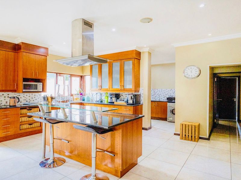 House For Sale in Bryanston - Photo 7