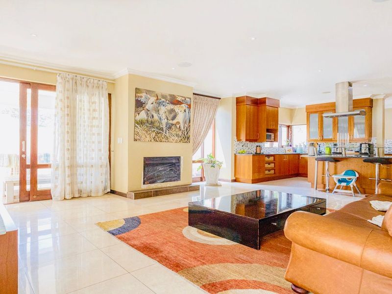 House For Sale in Bryanston - Photo 5