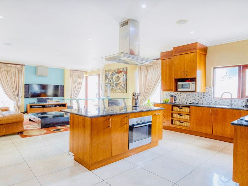 House For Sale in Bryanston - Photo 8