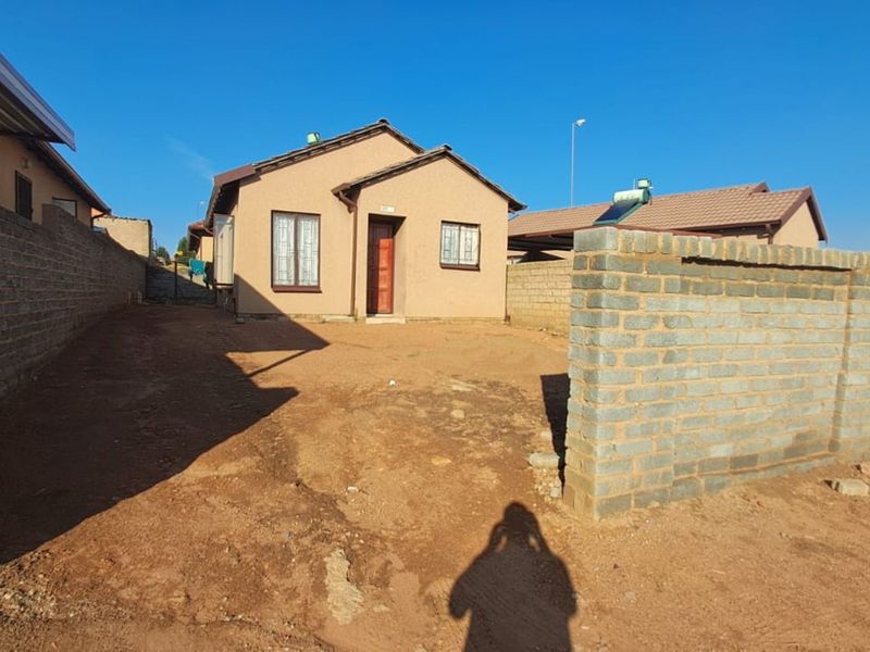 House For Sale in Soshanguve Ext - Photo 3