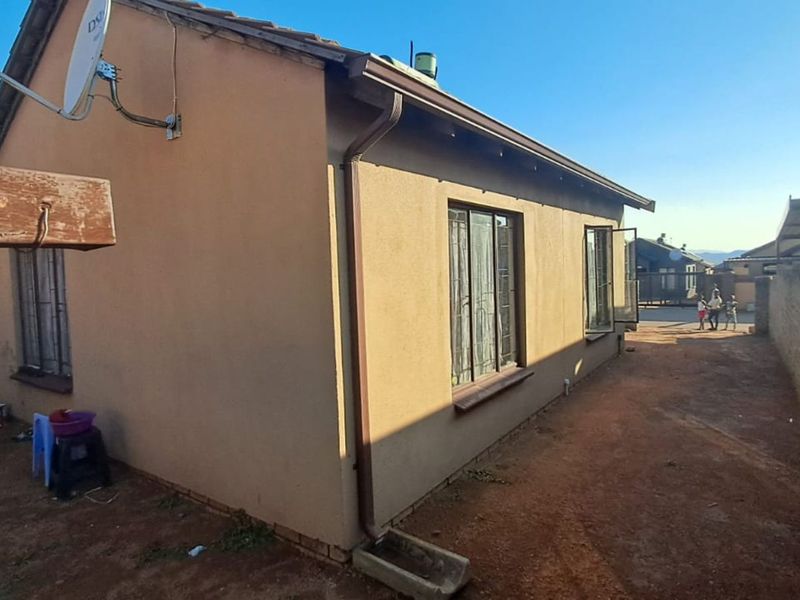House For Sale in Soshanguve Ext - Photo 5