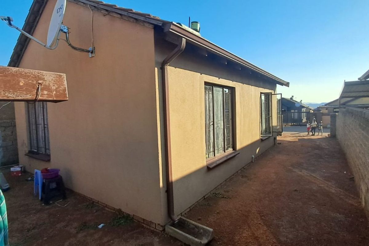 House For Sale in Soshanguve Ext - Photo 5