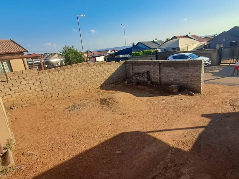 House For Sale in Soshanguve Ext - Photo 4