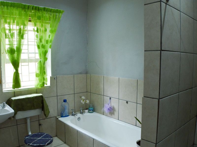 House For Sale in Oudtshoorn North - Photo 10