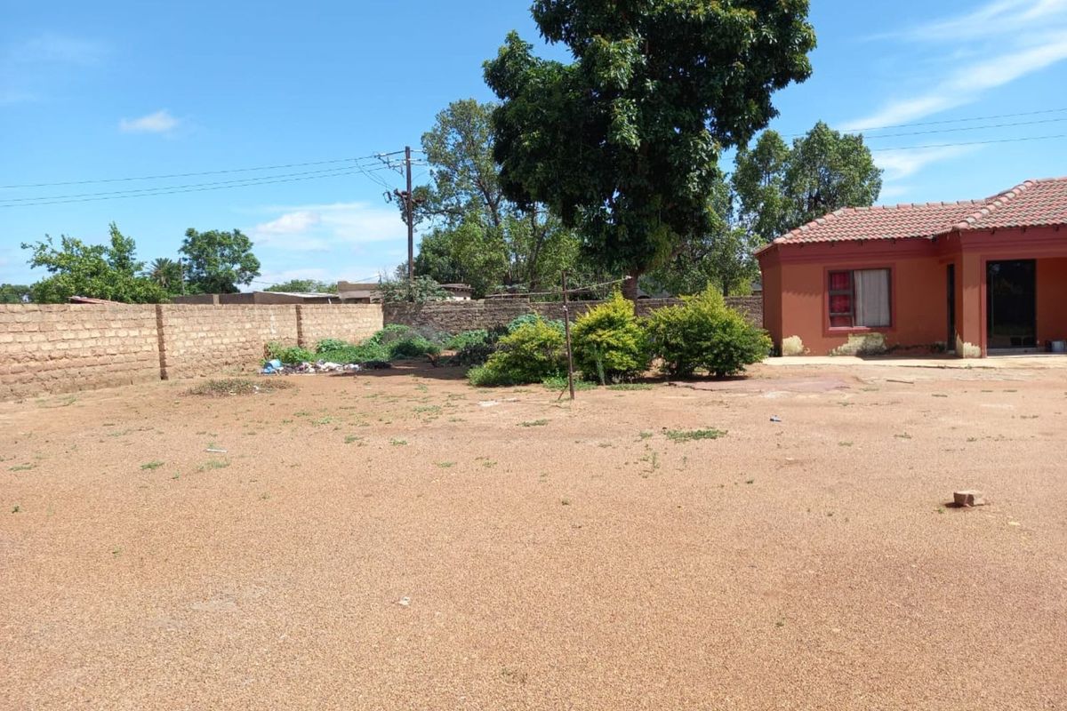 House For Sale in Hammanskraal Central - Photo 3