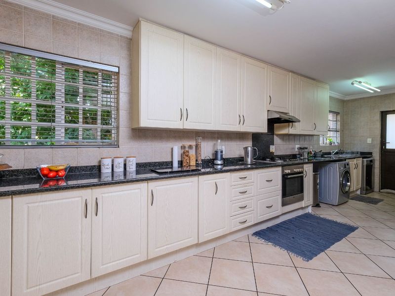 House For Sale in Honeydew Ridge - Photo 10