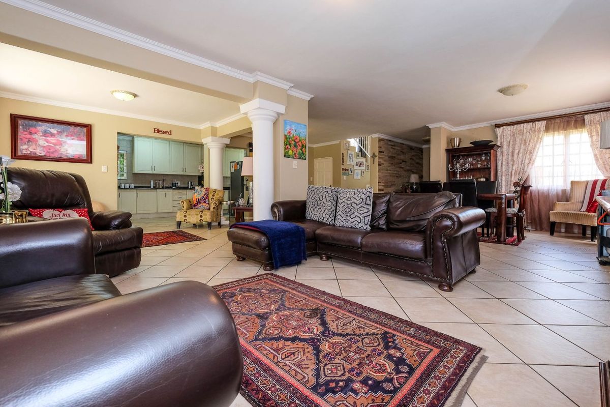 House For Sale in Honeydew Ridge - Photo 5