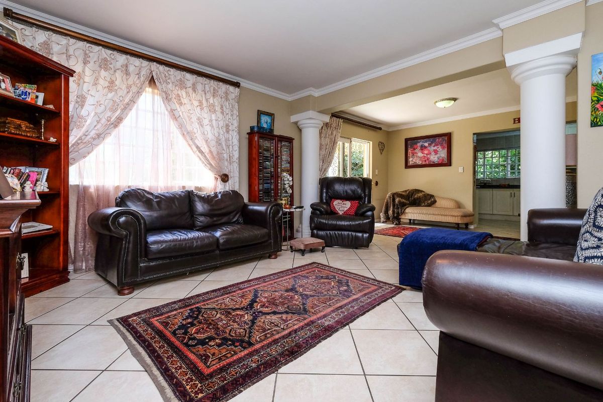 House For Sale in Honeydew Ridge - Photo 3