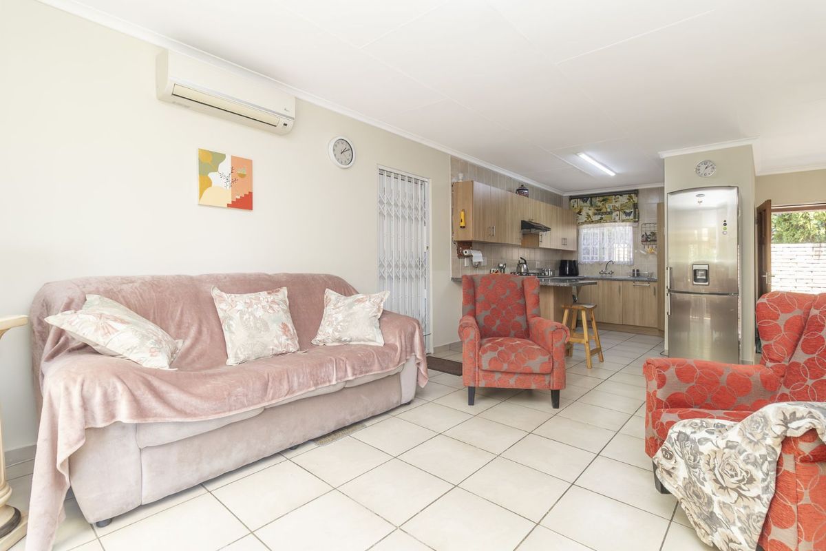 Townhouse For Sale in Honeydew Manor - Photo 3