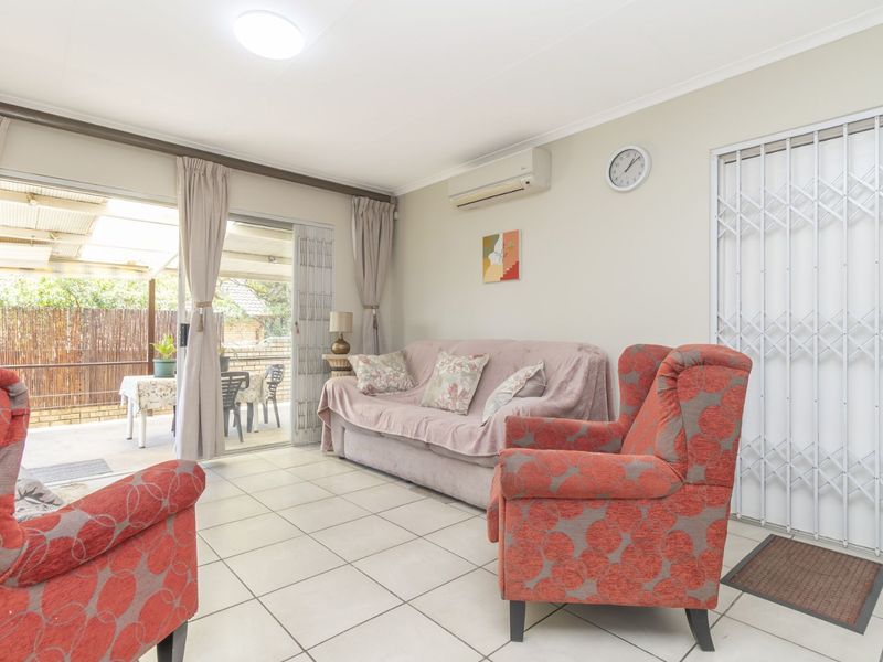 Townhouse For Sale in Honeydew Manor - Photo 7