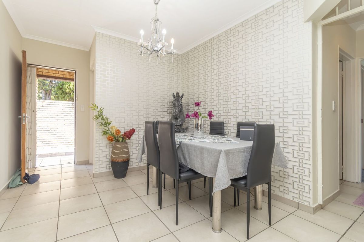 Townhouse For Sale in Honeydew Manor - Photo 4