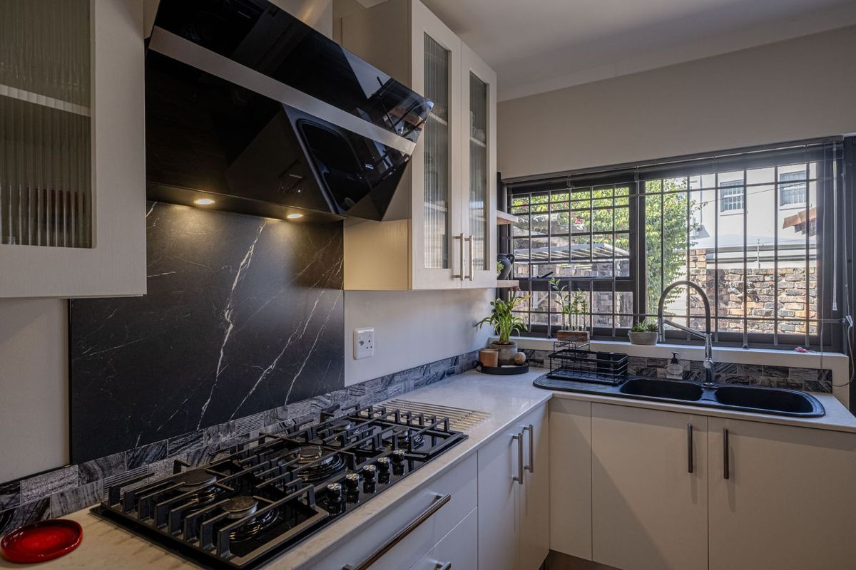 Townhouse For Sale in Greenacres - Photo 5