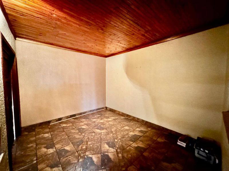 House For Sale in Secunda Central - Photo 5