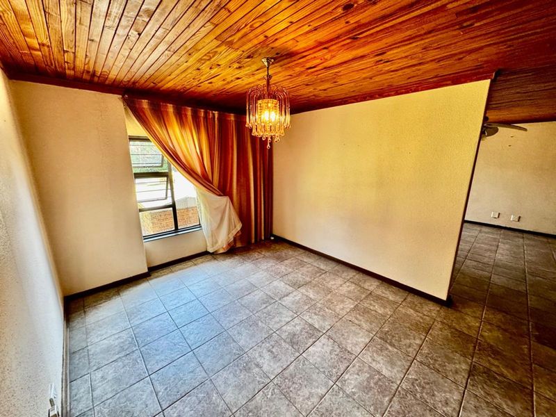 House For Sale in Secunda Central - Photo 7