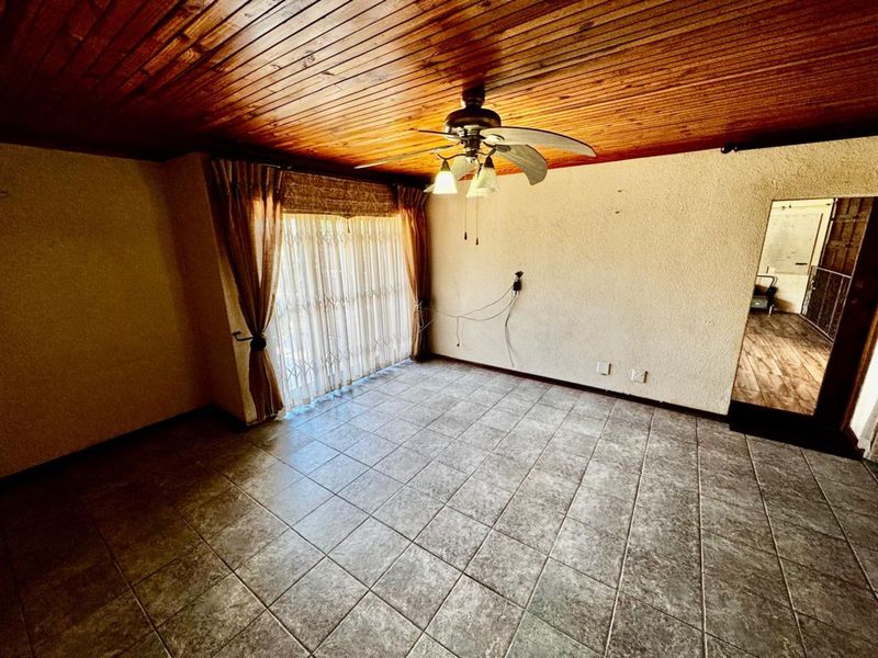 House For Sale in Secunda Central - Photo 6