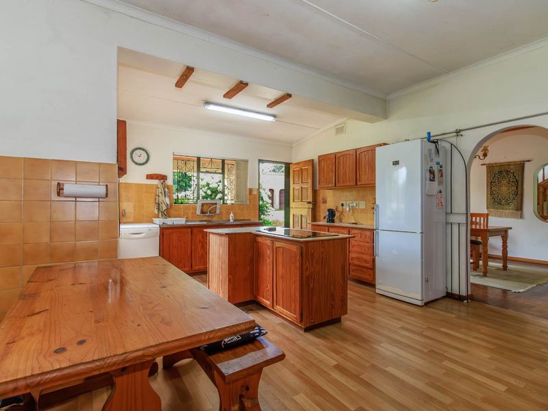 House For Sale in Crestholme - Photo 2