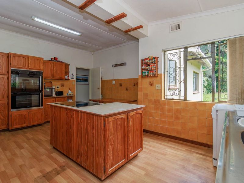 House For Sale in Crestholme - Photo 3