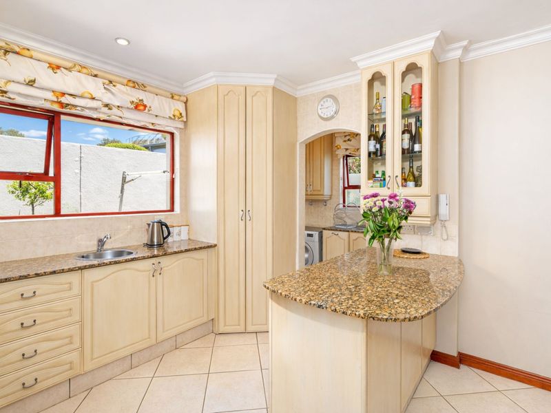 House For Sale in Bromhof - Photo 9