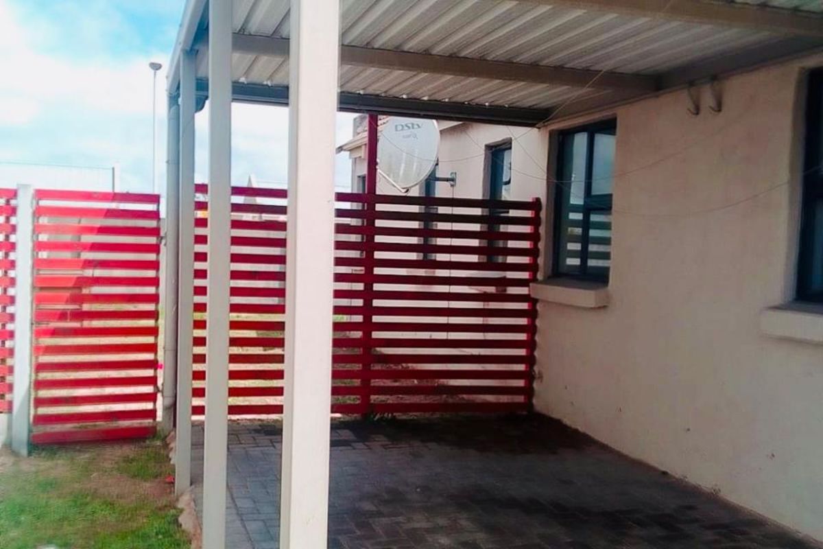 Townhouse For Sale in Parsonsvlei - Photo 2