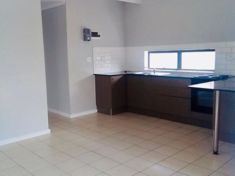 Townhouse For Sale in Parsonsvlei - Photo 4