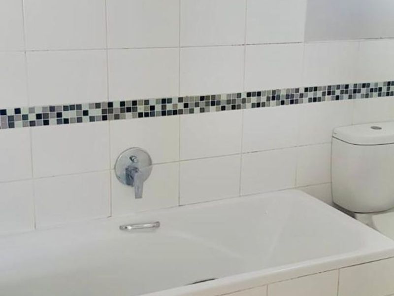 Townhouse For Sale in Parsonsvlei - Photo 8