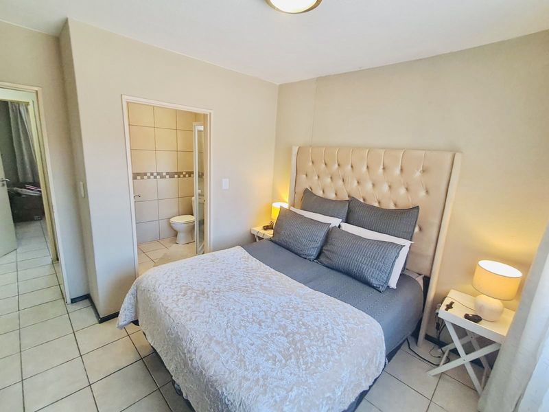 Apartment For Sale in Northgate - Photo 2