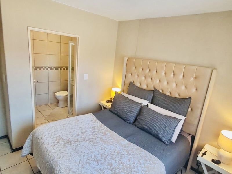 Apartment For Sale in Northgate - Photo 9