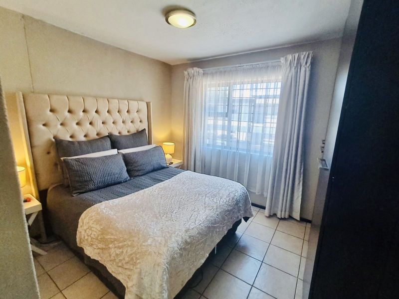 Apartment For Sale in Northgate - Photo 8