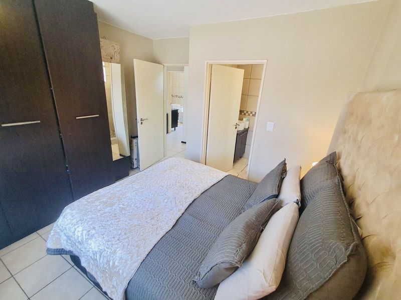 Apartment For Sale in Northgate - Photo 3