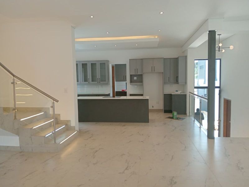 House For Sale in Morningside - Photo 4