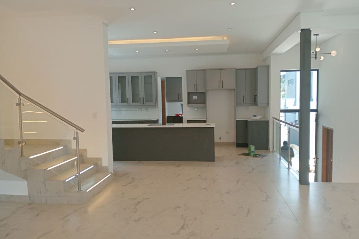 House For Sale in Morningside - Photo 4