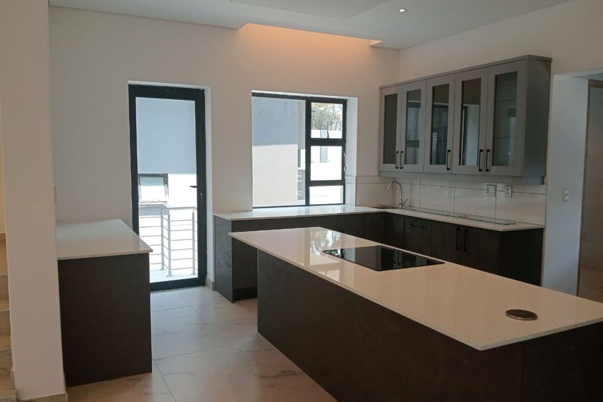 House For Sale in Morningside - Photo 3