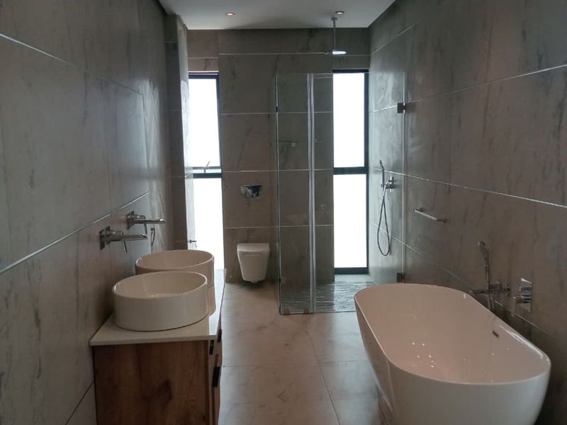 House For Sale in Morningside - Photo 9