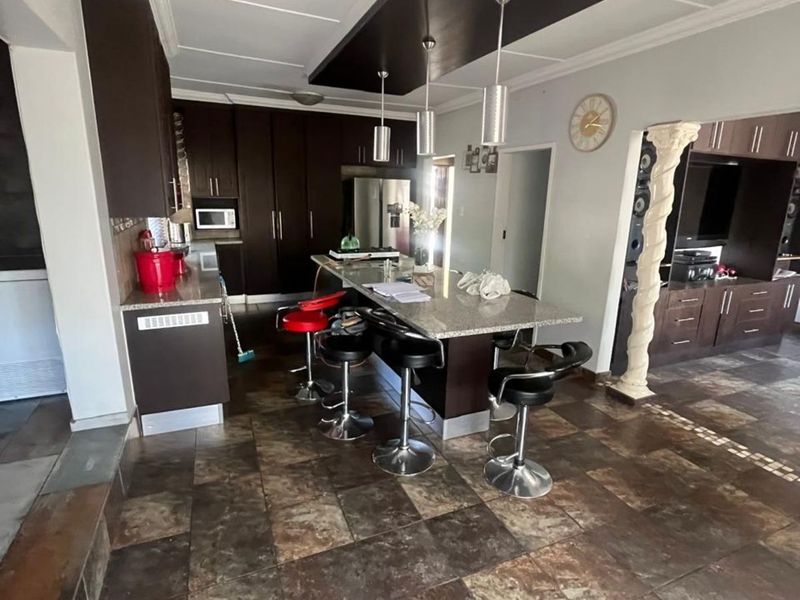 House For Sale in Pretoria Gardens - Photo 5