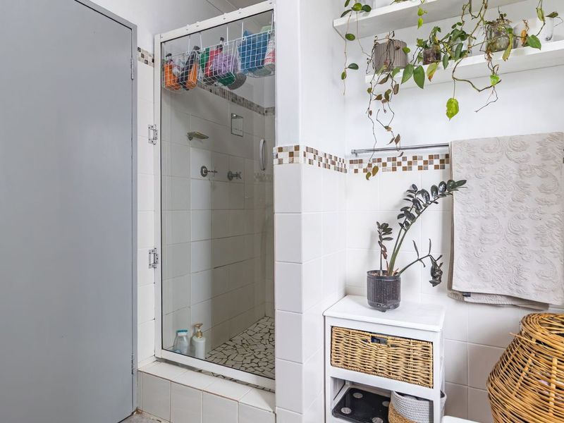 House For Sale in Bay Park - Photo 10